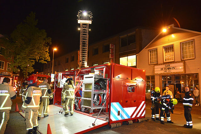 2017/101/20170514-01u11 GB 017 Zeer grote brand Breestraat BWK.jpg